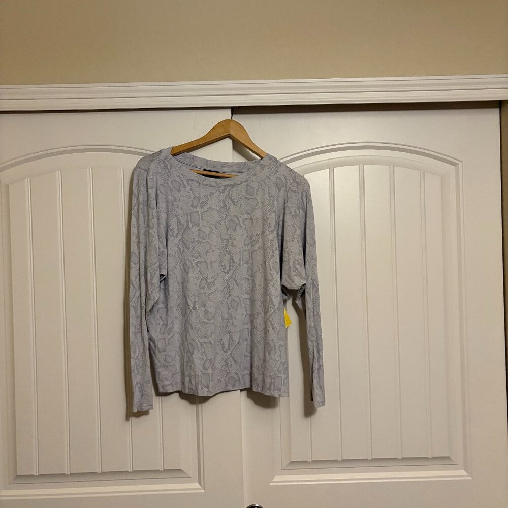 J. Jill Wearever Collection Snakeskin Print Top Small Gray Long Sleeve Rayon